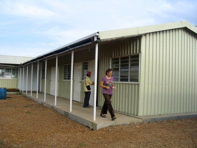 Nová budova misijnej stanice, október 2010