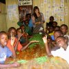 Príprava fazule na večeru.... jedno s naobľúbenejších jedál detí - ugali s fazuľkou, Nairobi, február 2011
